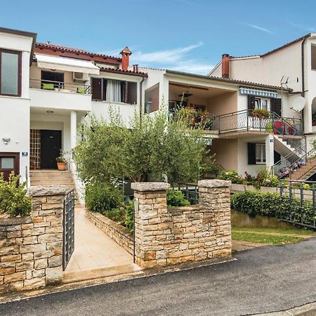 Gorgeous Apartment In Porec With Kitchen Εξωτερικό φωτογραφία