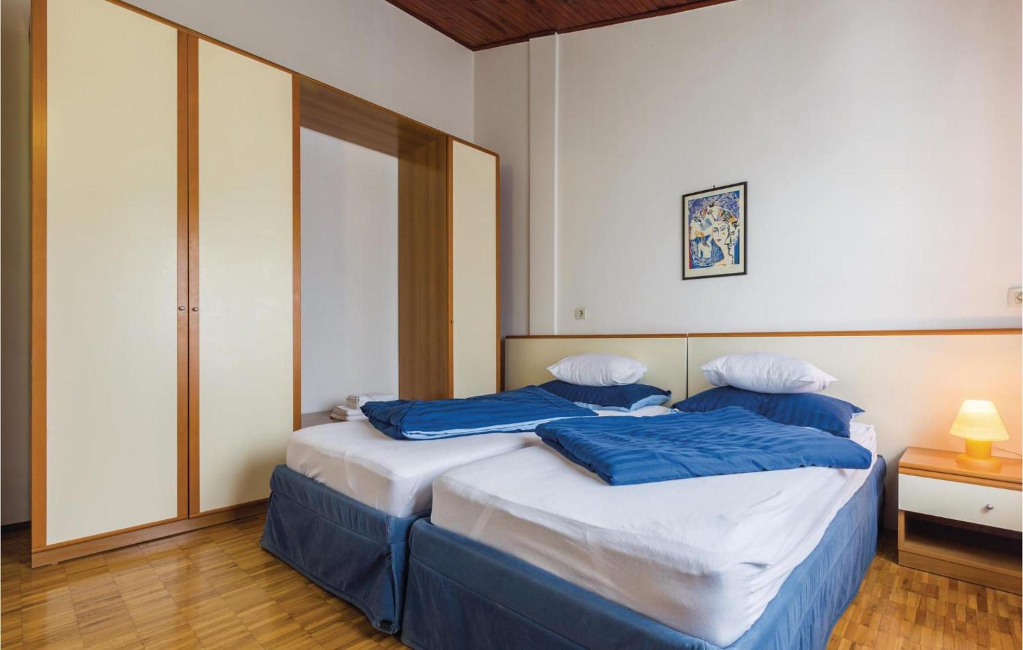 Gorgeous Apartment In Porec With Kitchen Εξωτερικό φωτογραφία