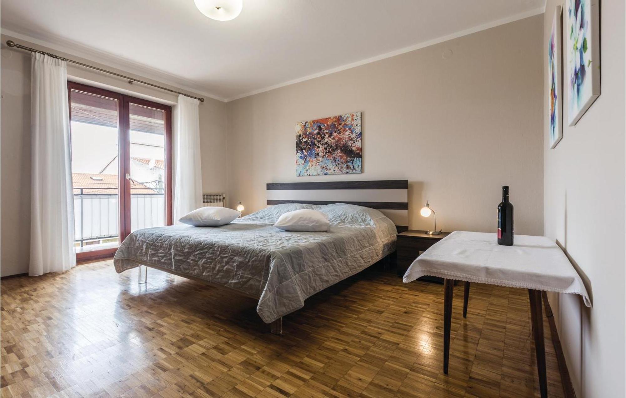 Gorgeous Apartment In Porec With Kitchen Εξωτερικό φωτογραφία