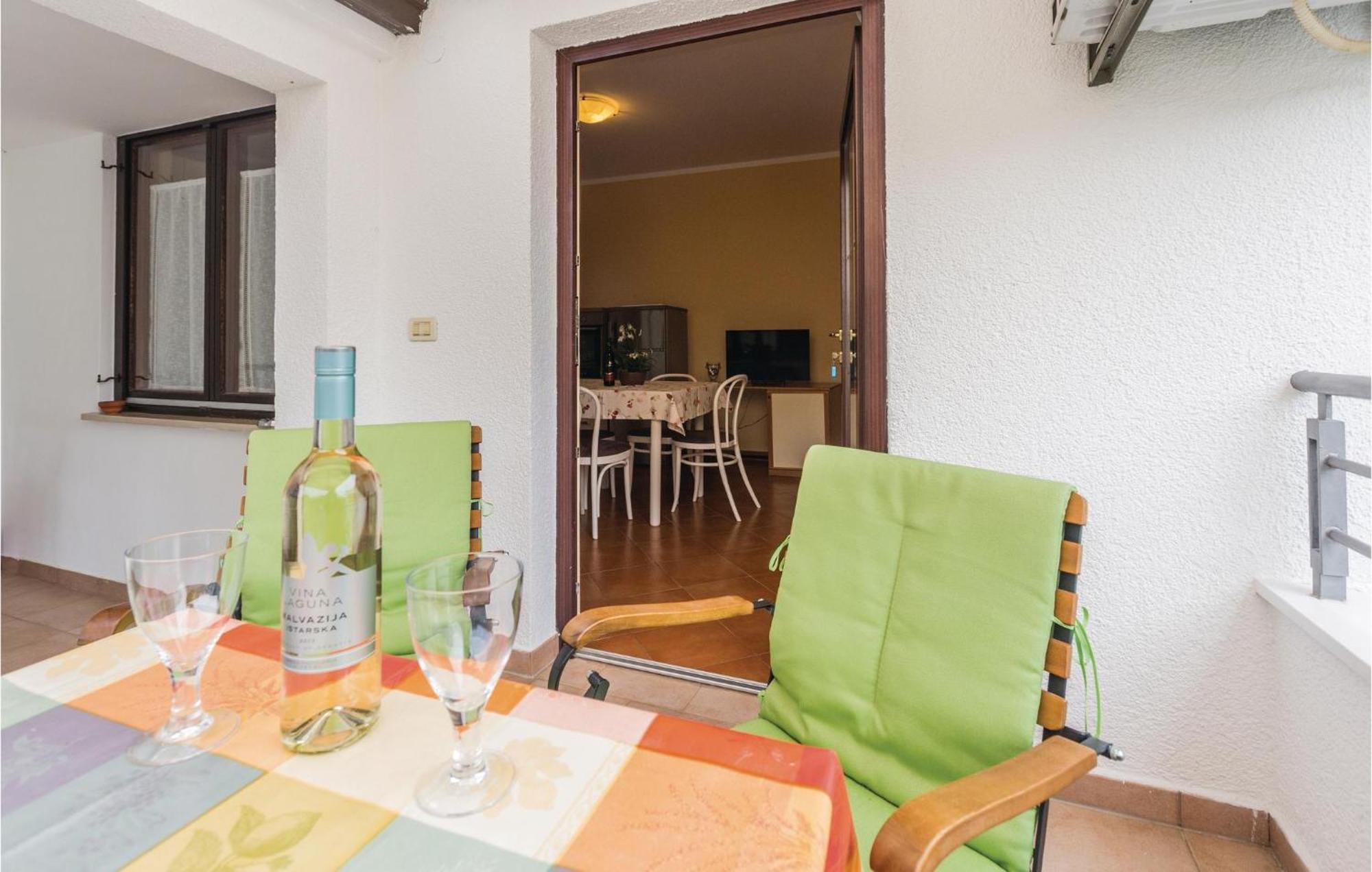 Gorgeous Apartment In Porec With Kitchen Εξωτερικό φωτογραφία
